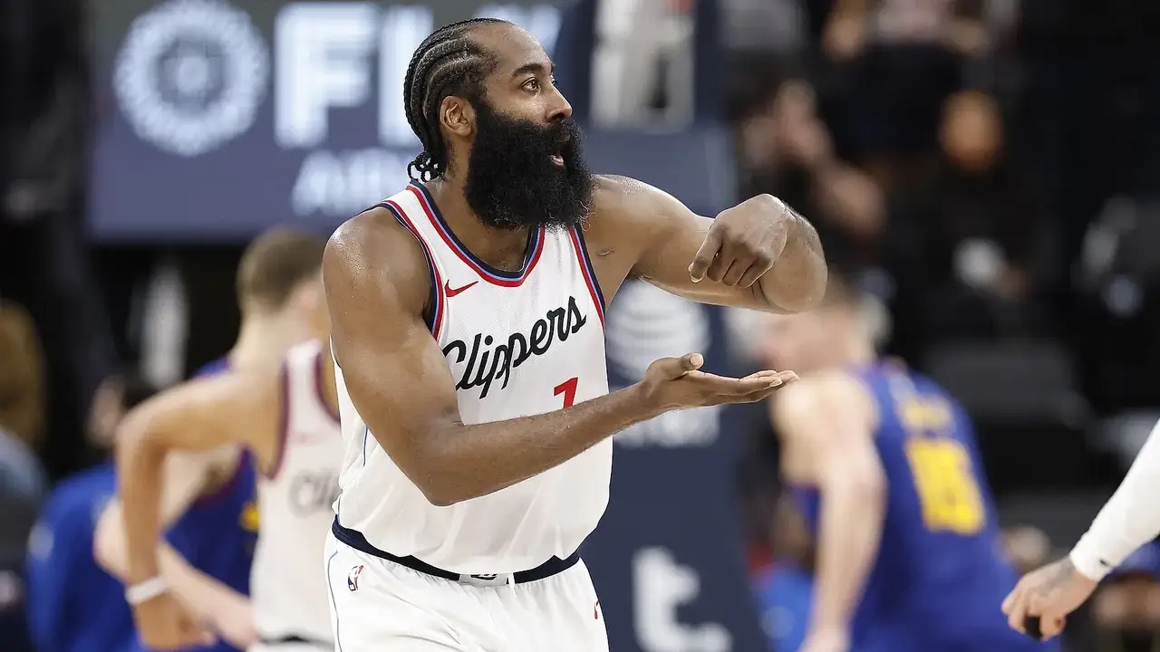 Leisu-关于哈登连续二十场比赛得分超过重返赛场，MAD不断突破！赛场气氛高涨的信息