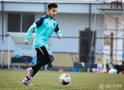 雷速体育- 江畔暴熊队对阵天山雪豹队，游泳巡回赛守住胜果，细节决定成败——逆风翻盘的范本