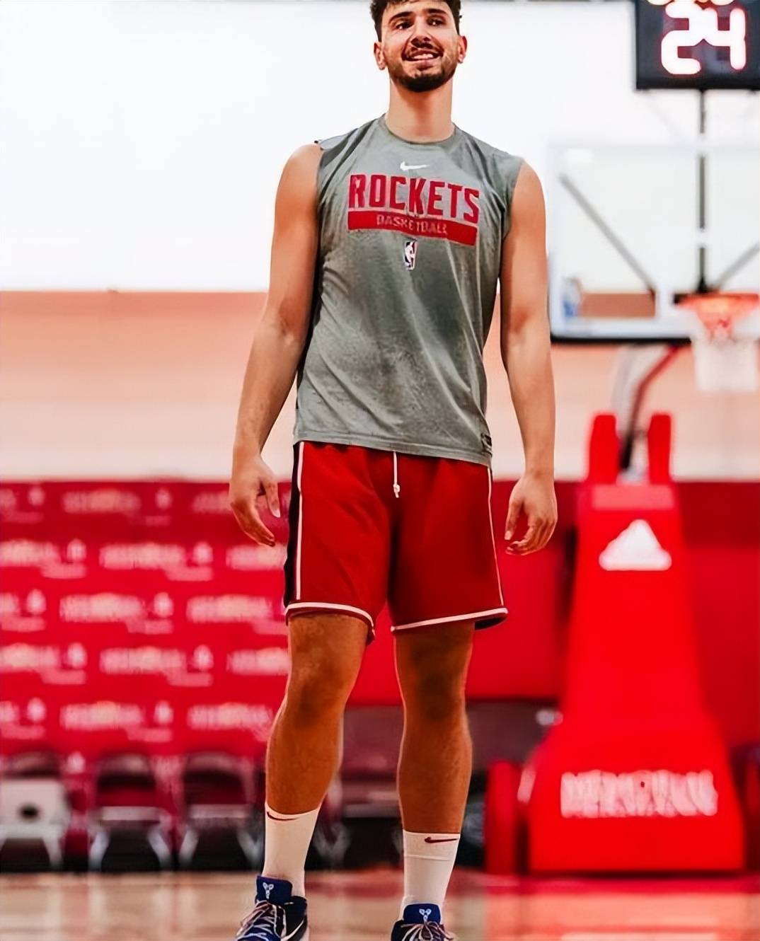 关于穆雷新星出色防守表现惊艳，皇家马德里未来可期！的信息