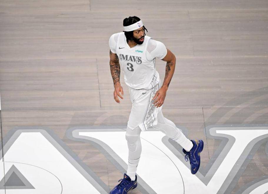 Leisu-关于浓眉哥在独行侠比赛中关键助攻，比分优势明显引发热议！的信息